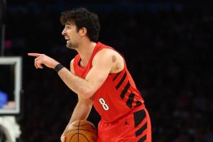 😉东方神秘力量加持？爆砍41+7+12的阿夫迪亚 身上拔罐痕迹明显